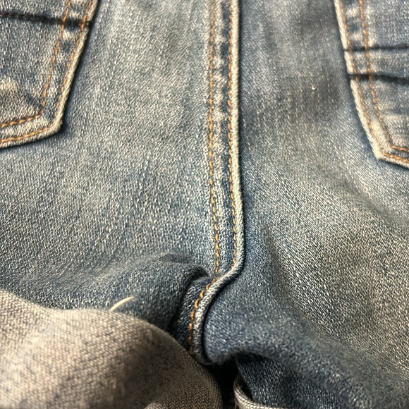 American Eagle super hi rise distressed rolled jean shorts - Picture 8 of 11